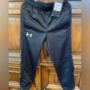 NWT Boys Under Armour Joggers size 6
